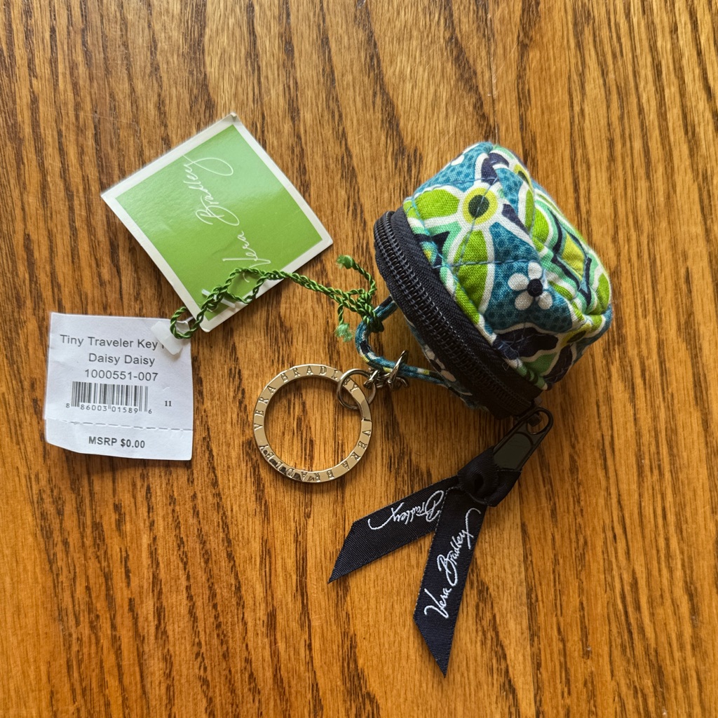 Vera Bradley Daisy Daisy Daisy Quilted Tiny Traveler Key Fob Pouch Vera Bradley Daisy Daisy Daisy Quilted Tiny Traveler Key Fob Pouch